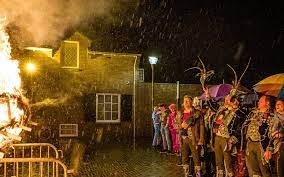 Zùrg dègg’r bèij bént! Carnaval