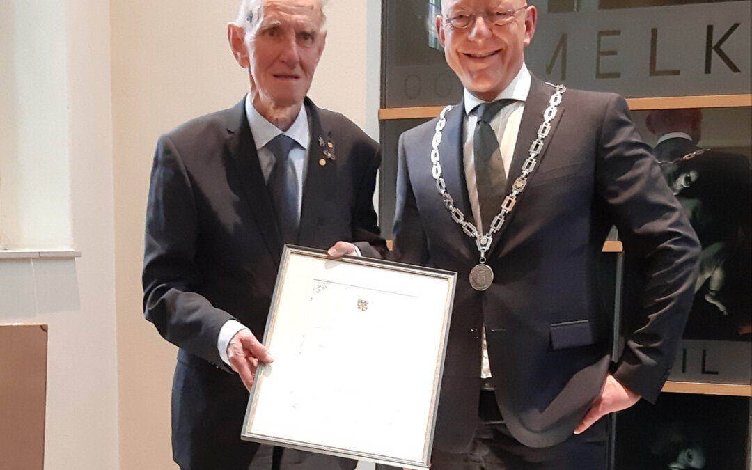 Ton de Brouwer, ereburger