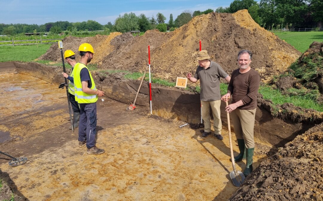 Erfgoedvereniging De Drijehornick graaft mee