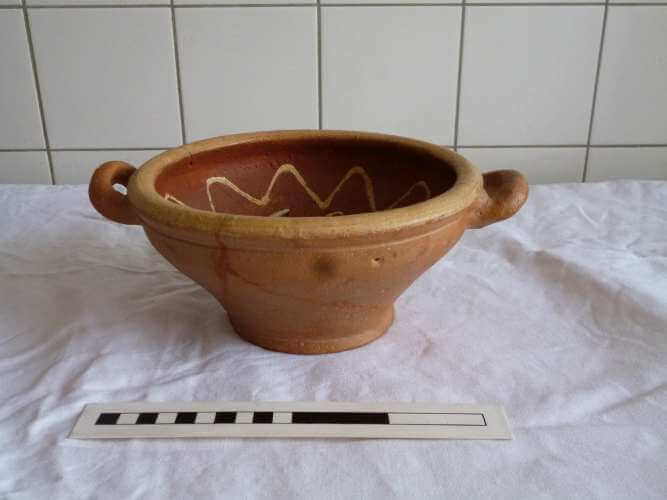 roodbakkend aardewerk