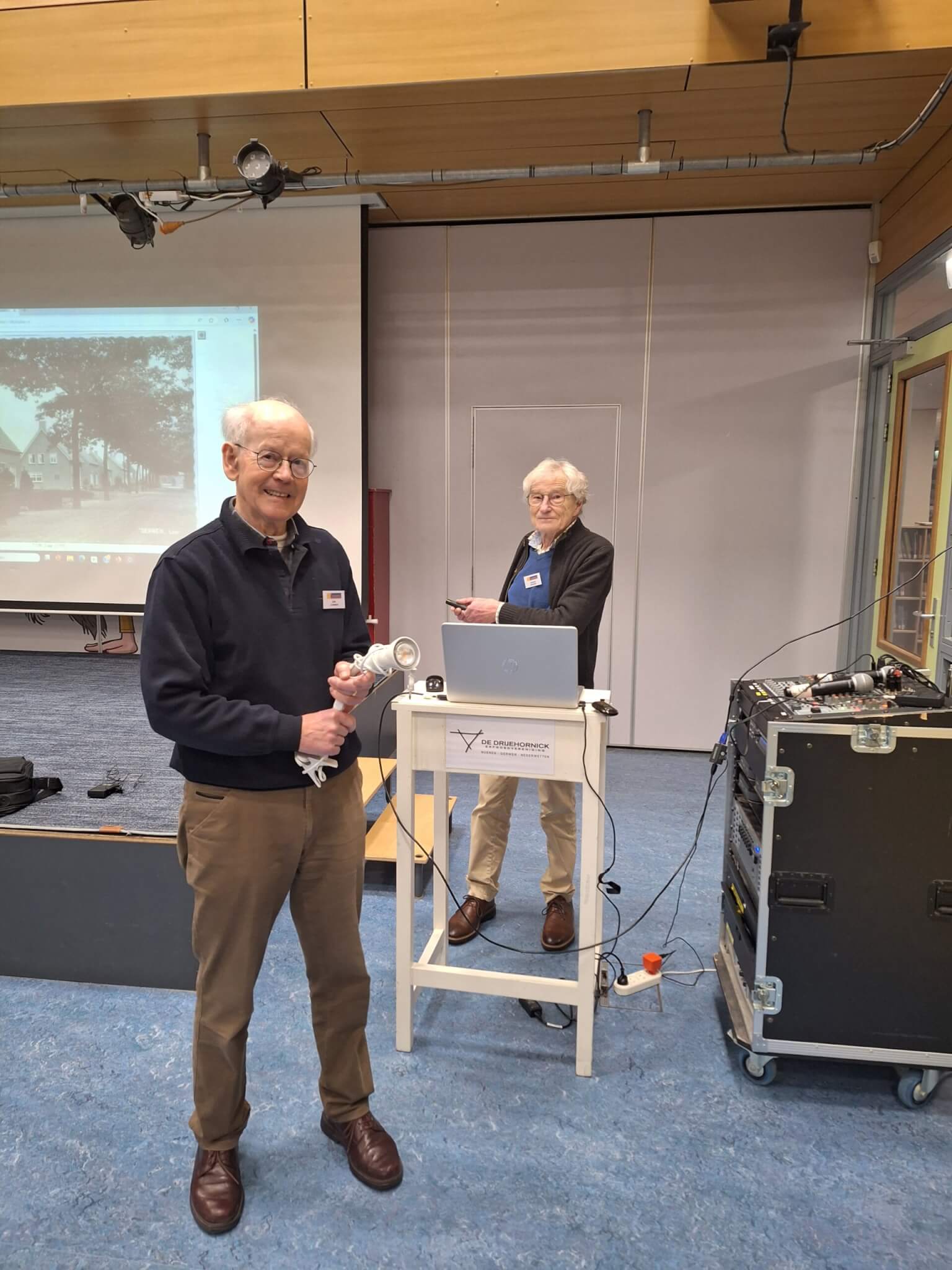 Achter de schermen (werkgroep Lezingen)